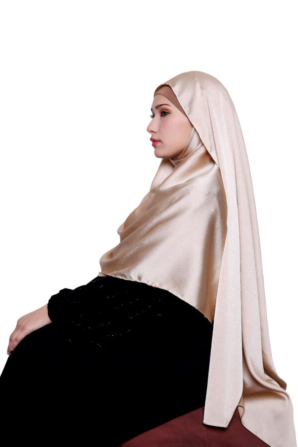 Bubble Satin Hijab (Luna) - Image 4