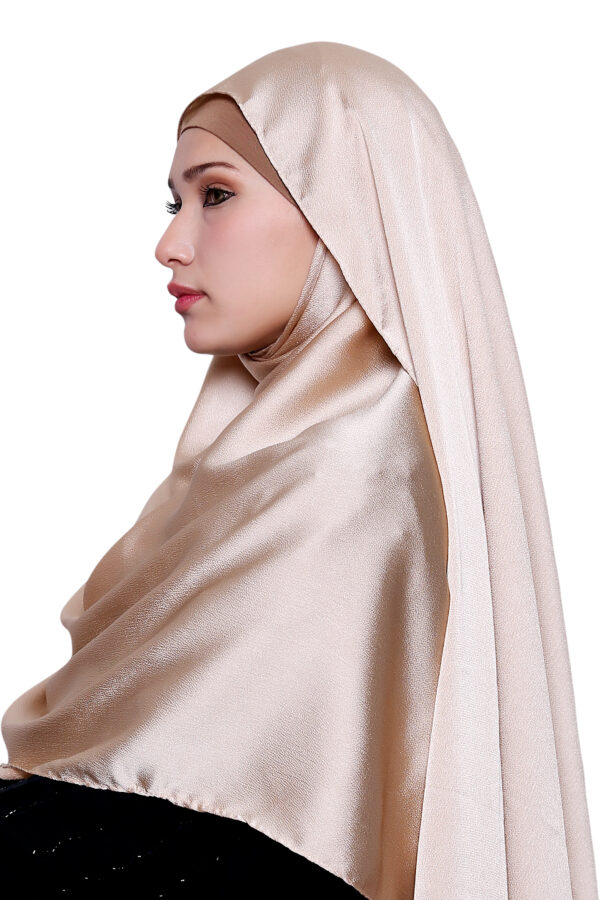 Bubble Satin Hijab (Luna) - Image 3